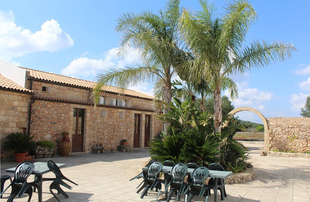 Azienda Agrituristica Masseria La Verna Patu Bagian luar foto